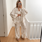 Laura - Conjunto estampado de camisa y pantalón