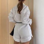 Sari – Conjunto Elegante de Chaqueta Larga y Short para Mujer