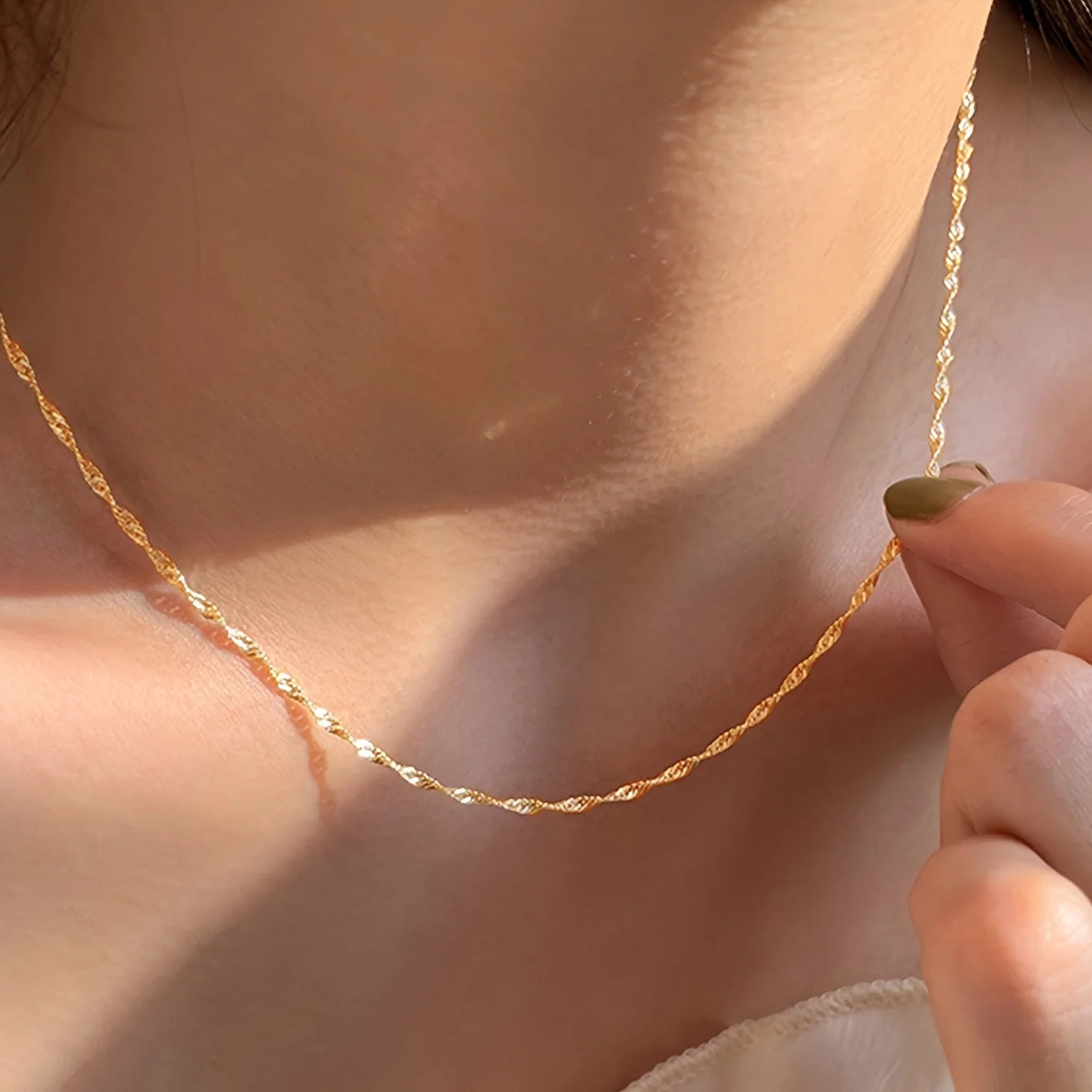 Dana - Collar Minimalista de Acero Inoxidable para Mujer